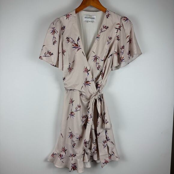 Stylestalker Dresses & Skirts - Stylestalker Cream Floral Wrap Dress ~ Small